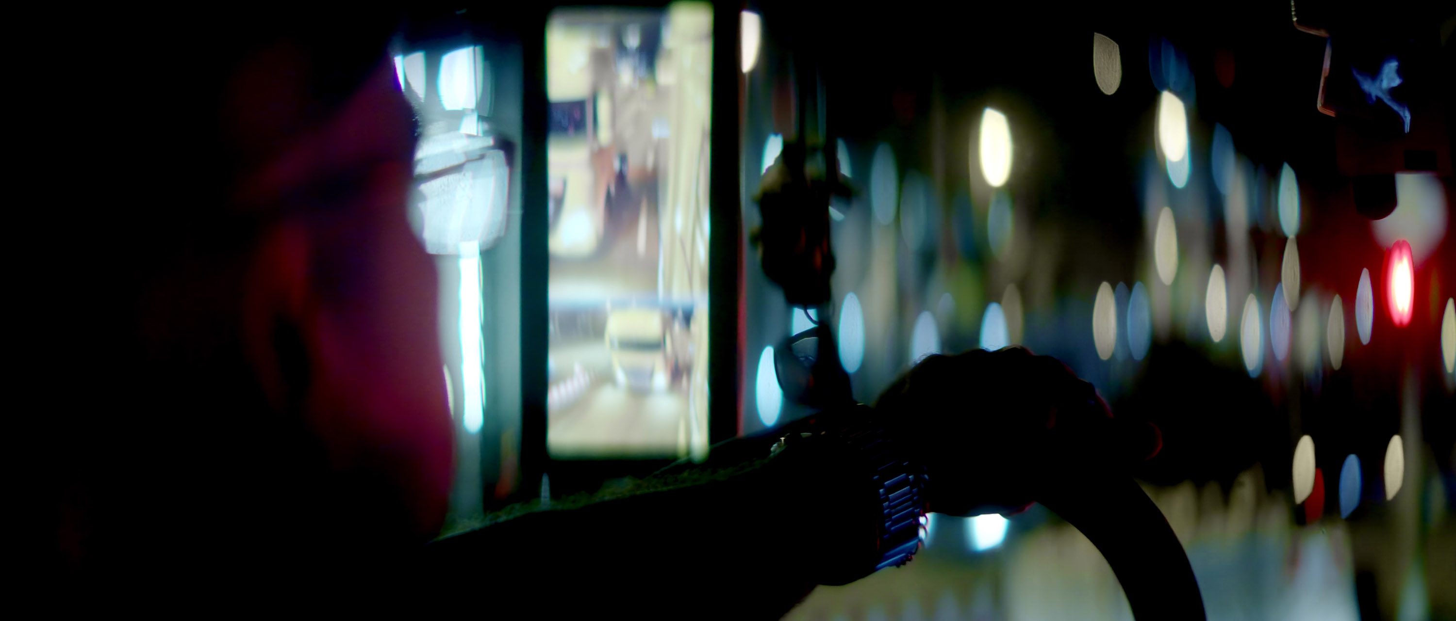 Produktaufnahme On-Location Shooting für Grillhersteller und Onlineshop - Hund und Mann sind im Fluss und Grillen im Dutch Oven