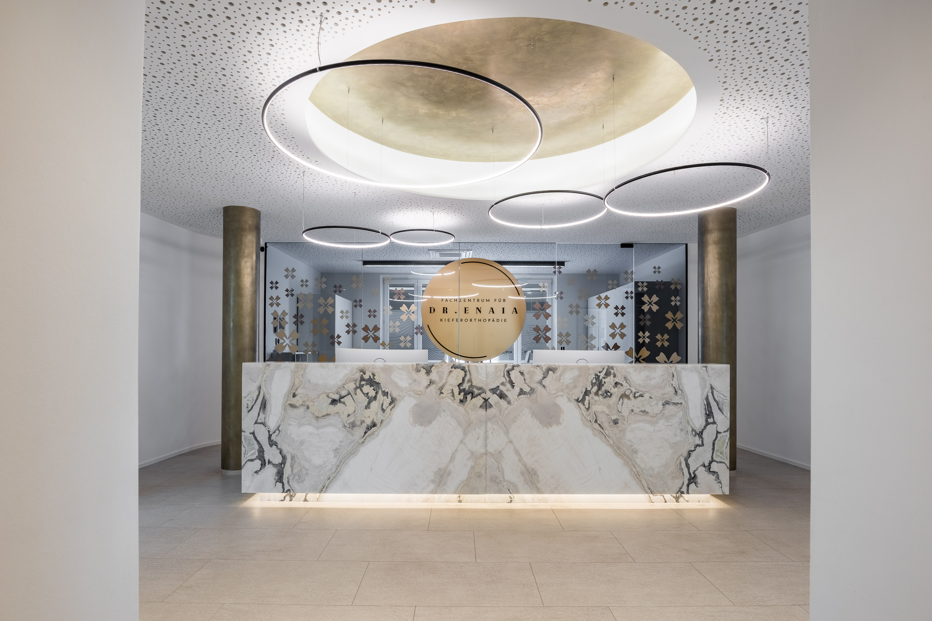 Dr Enaia - Content für Kieferorthopädie Praxis - Architektur Fotografie 