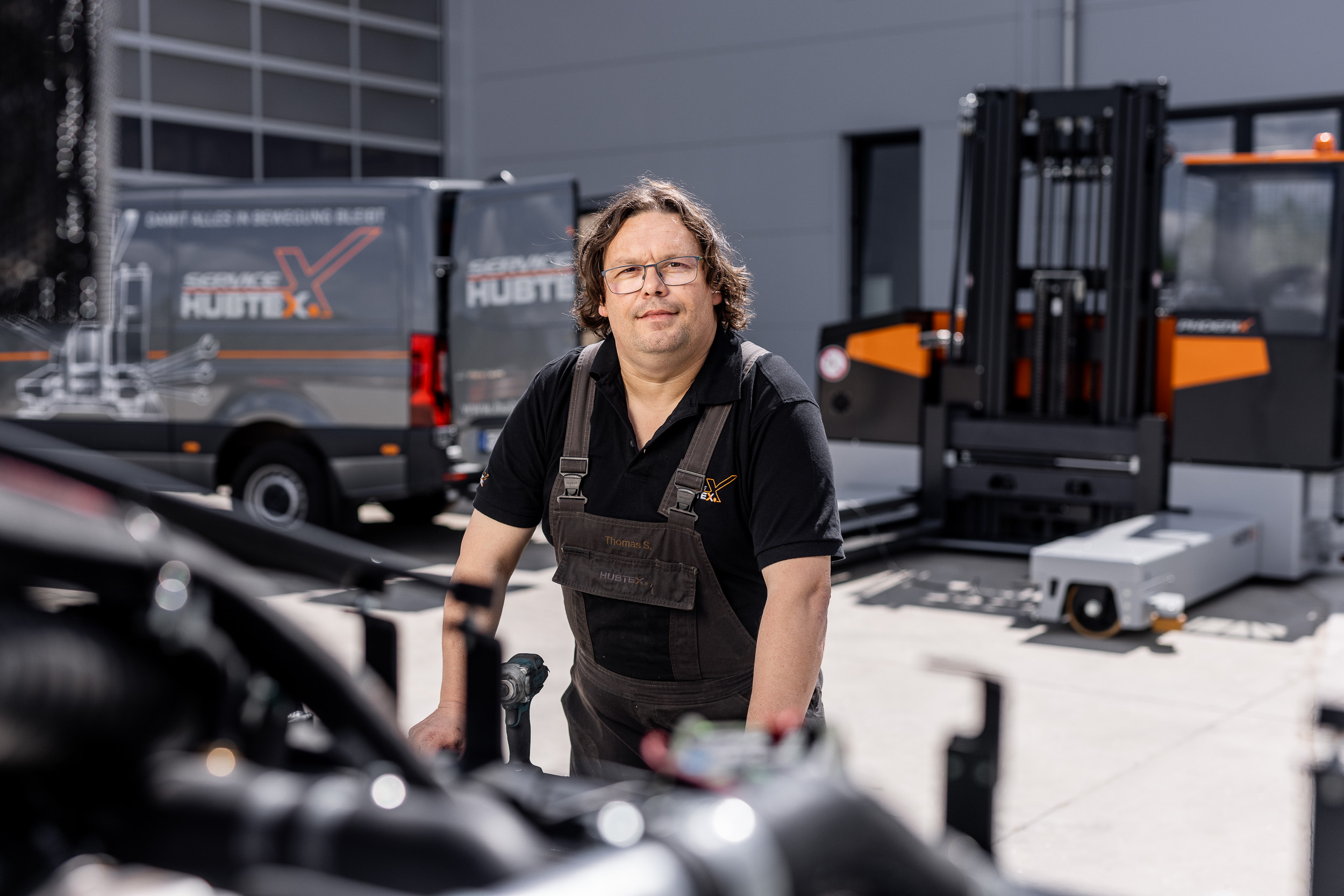 HUBTEX-Serviceteam im Einsatz – Zusammenarbeit im Maschinenbau-Alltag