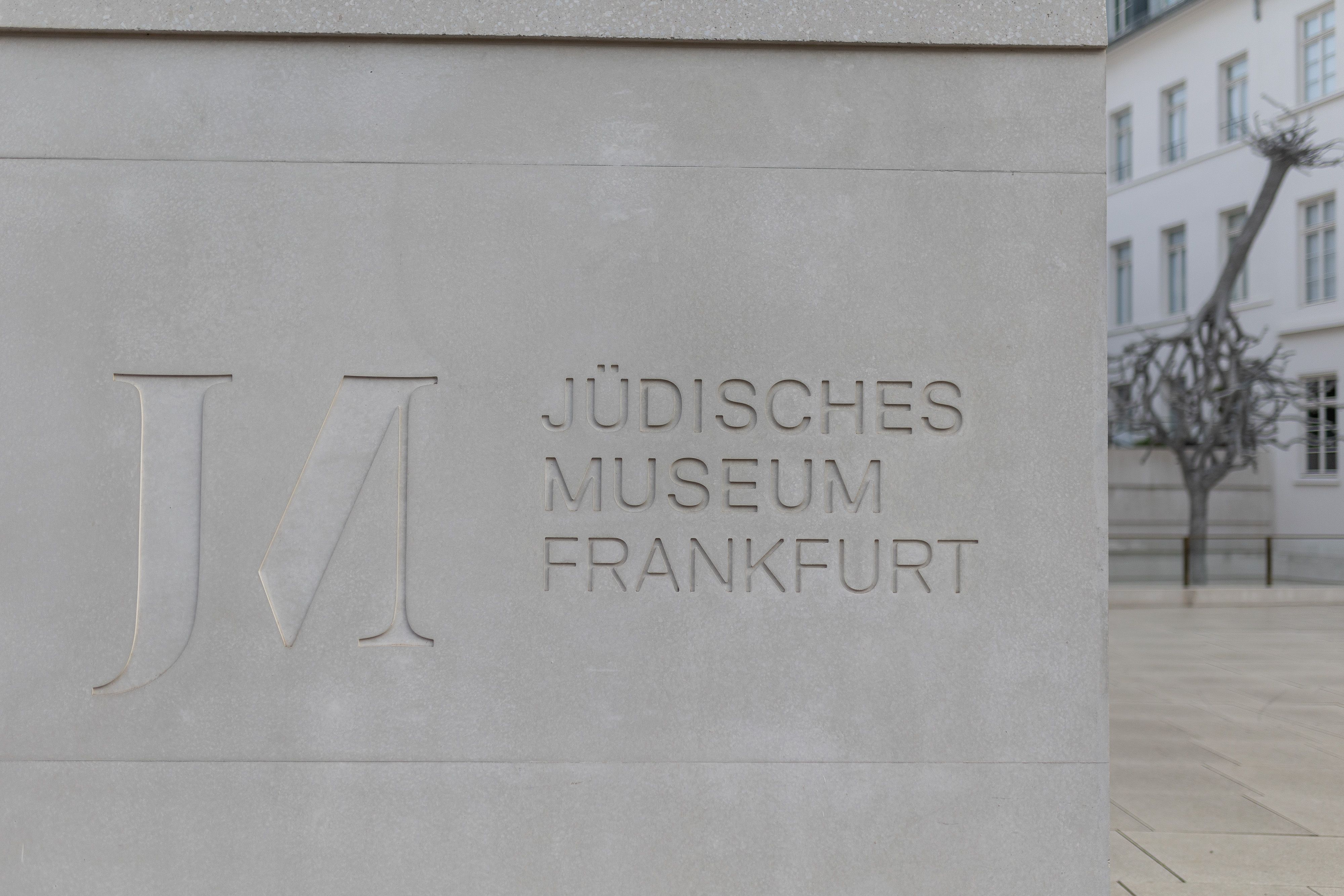 Jüdisches Museum in Frankfurt am mein mit FPV Indoor Drohnenflug