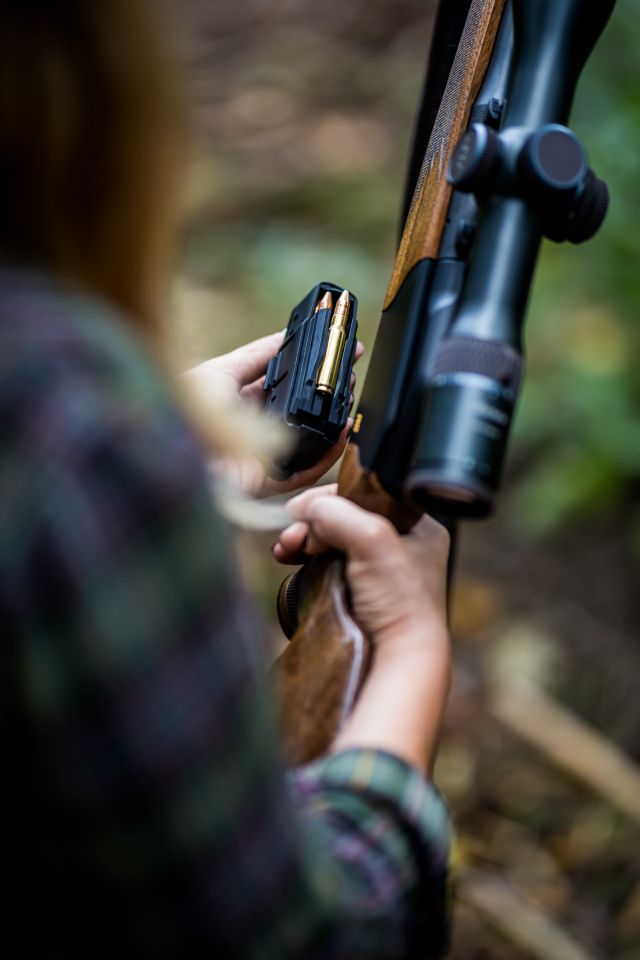 Lisa Müller mit Blaser R8 Success auf der Jagd - Fotostrecke & Reportage