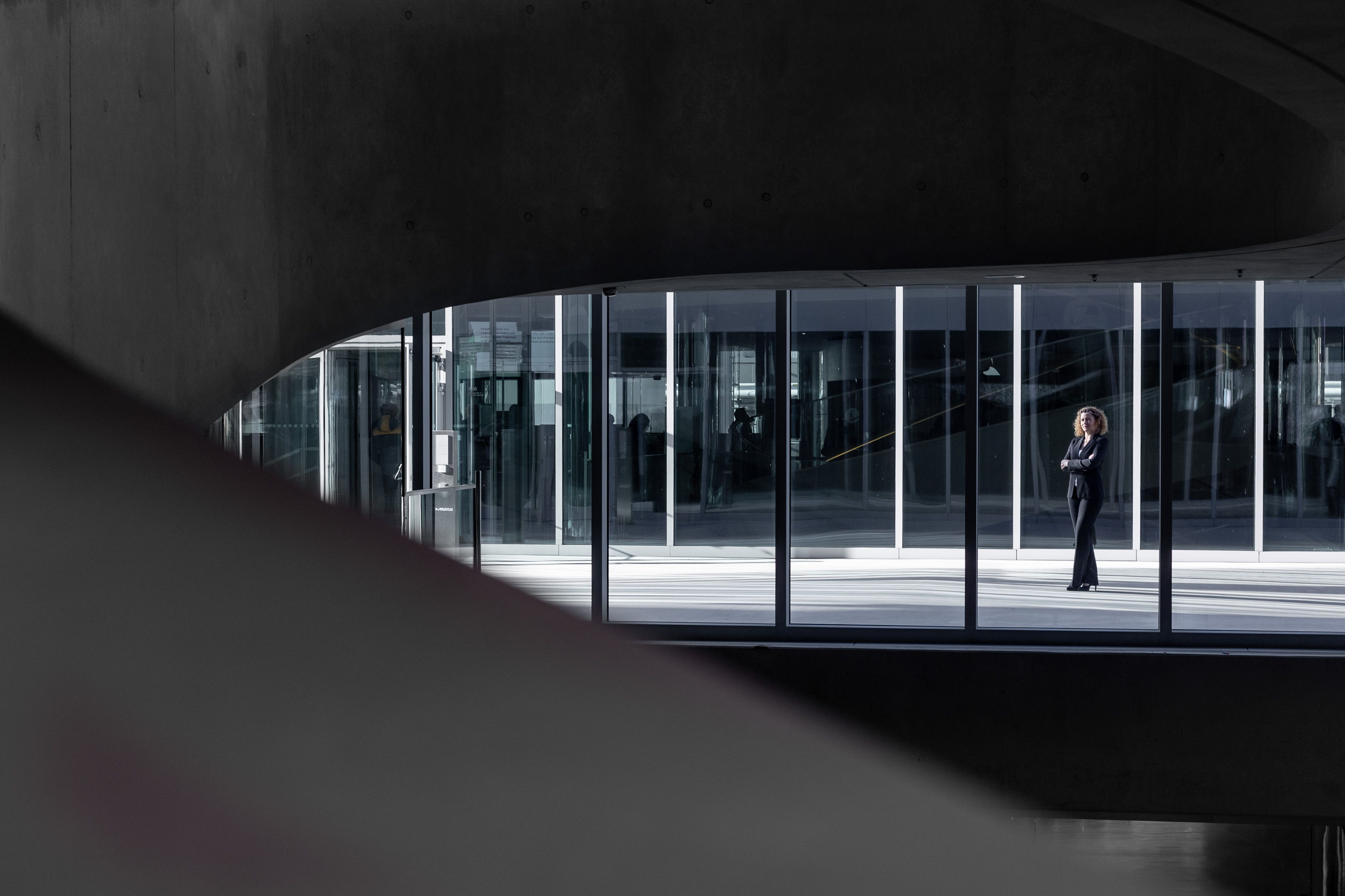 Kreative und räumliche Portraits - Werbefotograf Löffler aus Fulda fotografiert für Merck 