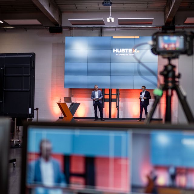 Filmproduktion erstellt Livestreaming beim Kunden vor Ort mit bis zu 6 Kameras