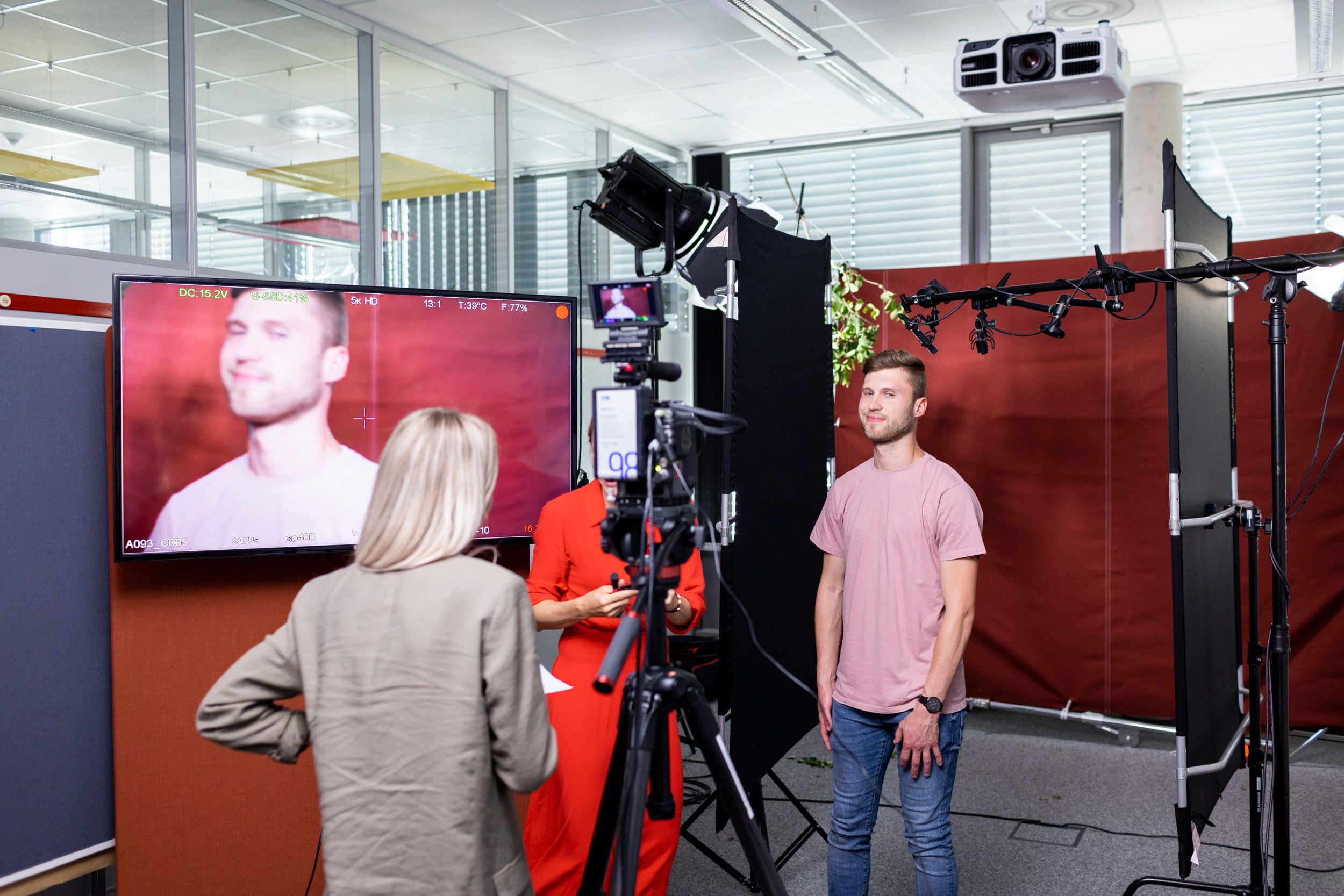 Filmproduktion in Würzburg mit Warema - Jobclips und Recruiting Behind the Scenes im Studio