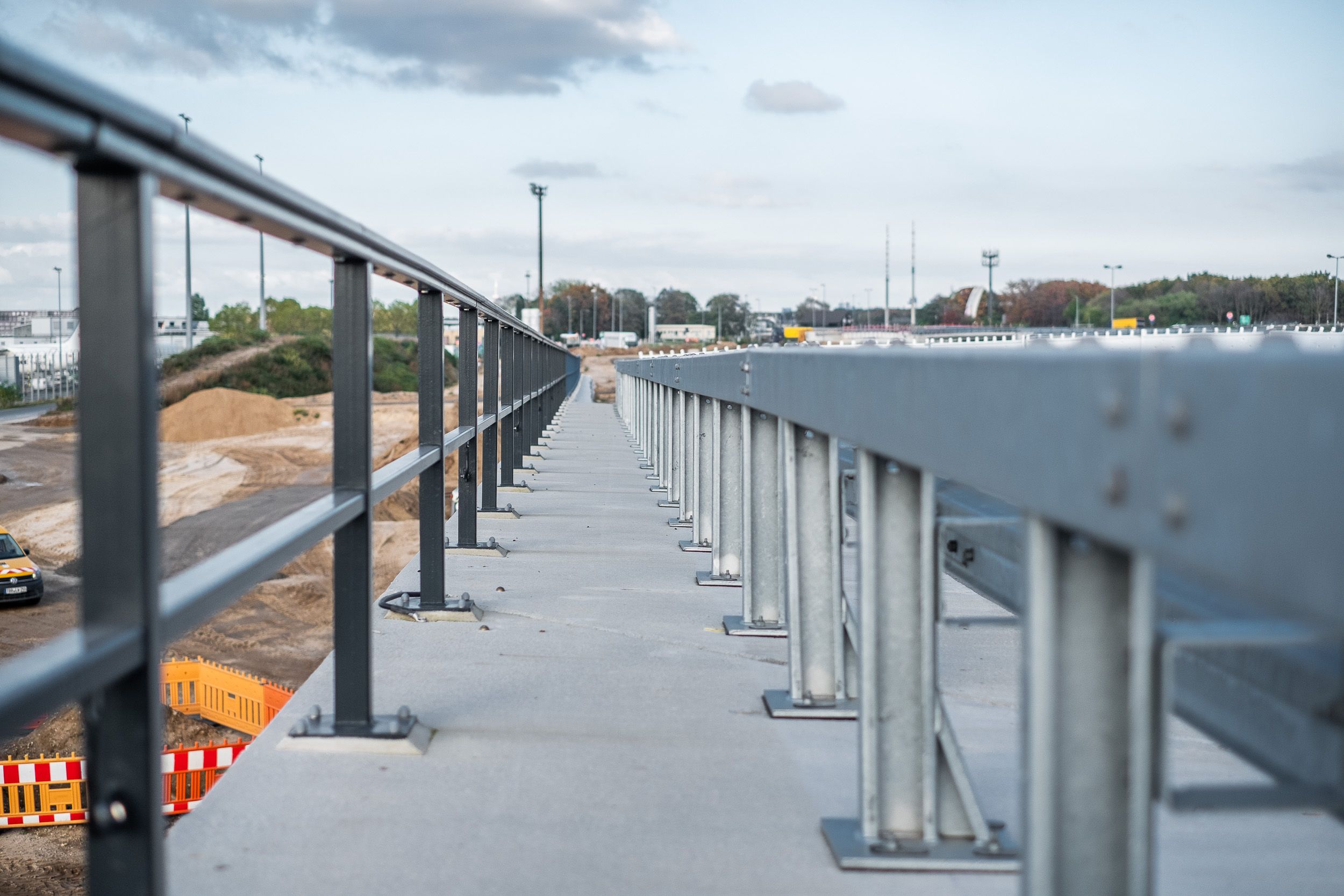 Detailaufnahme Terminal 3 Frankfurt – Geländer Konstruktion im Tiefbau