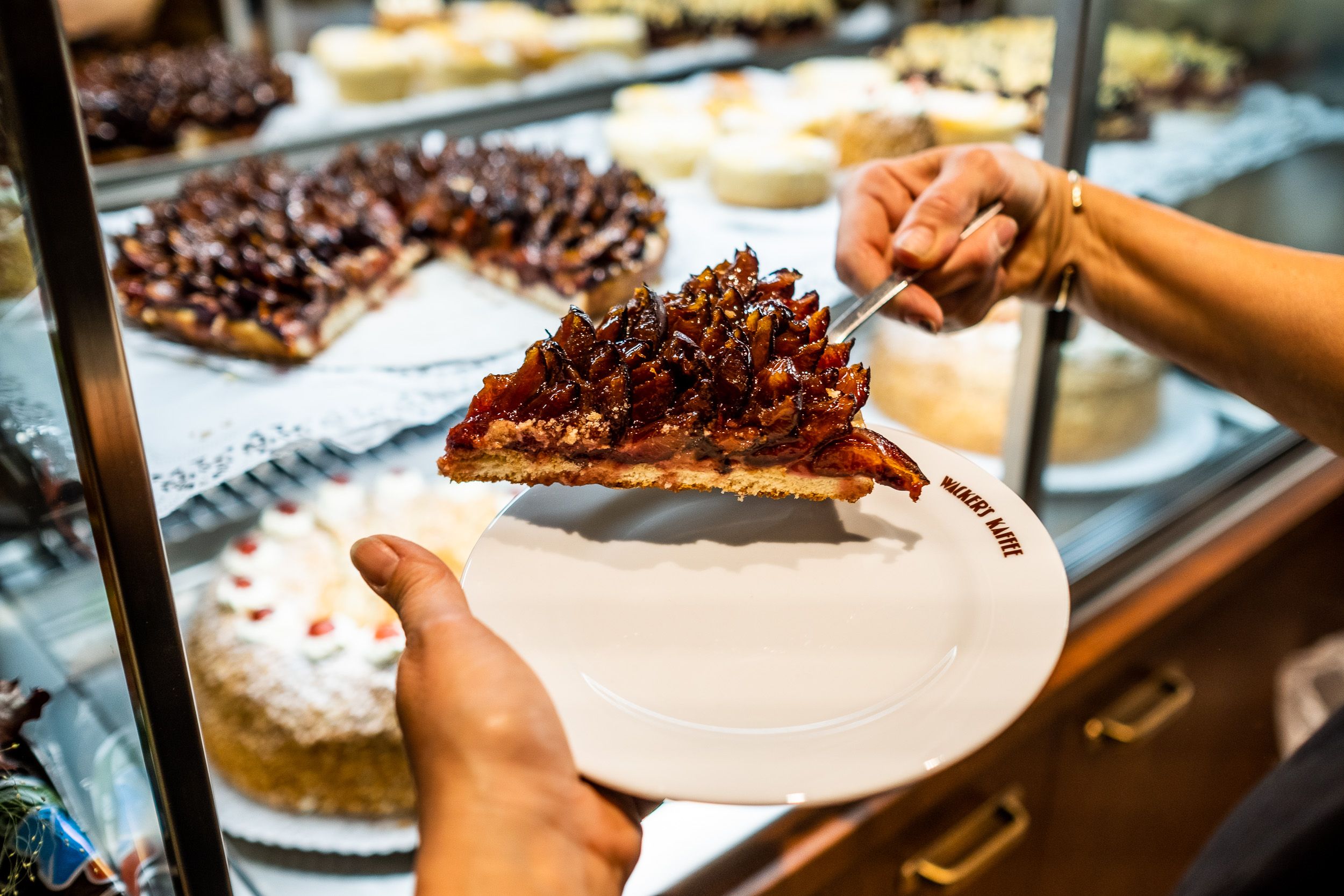 Fotoreportage - Kuchenstück im Kaffee Wacker zwetschgenkuchen