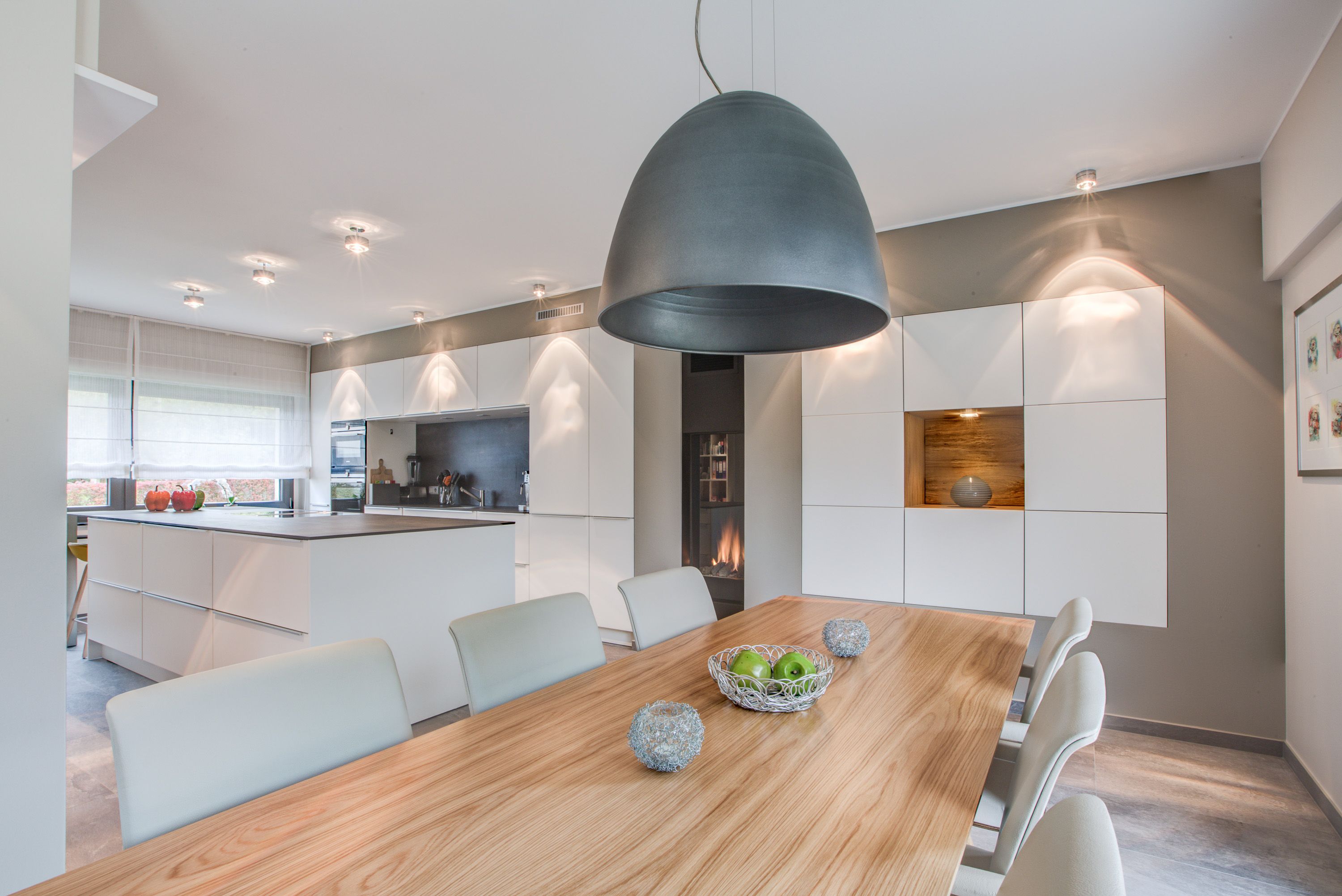 Moderne Küche und Wohnbereiche Architektur und Interieur Fotografie für Werbung und Content 